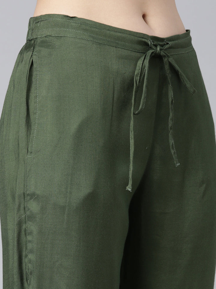 Neerus Green shantoon printed kurta set with trouser and dupatta - detail view 3