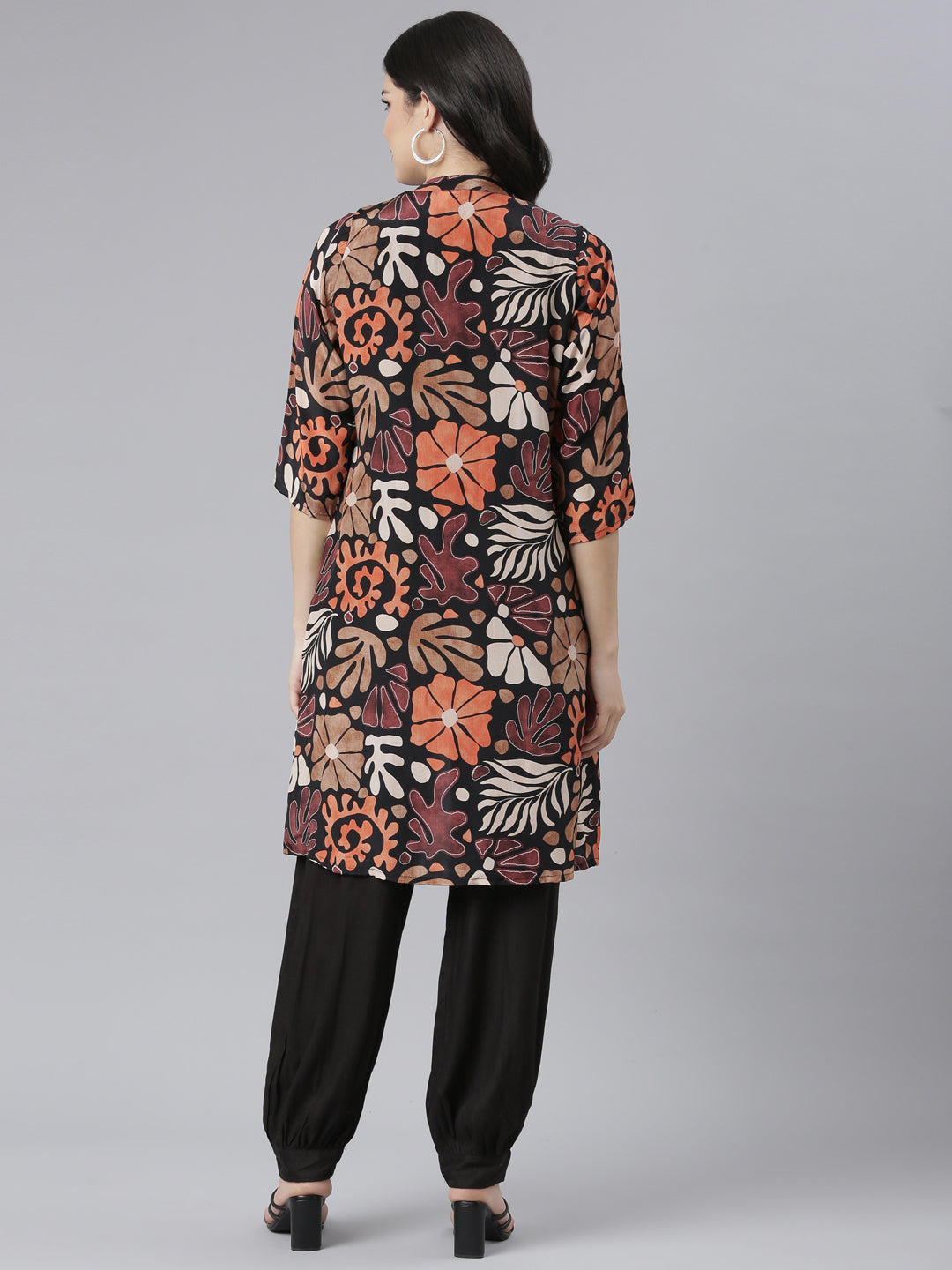 Neerus Black crepe printed co-ord set with jacket - side view