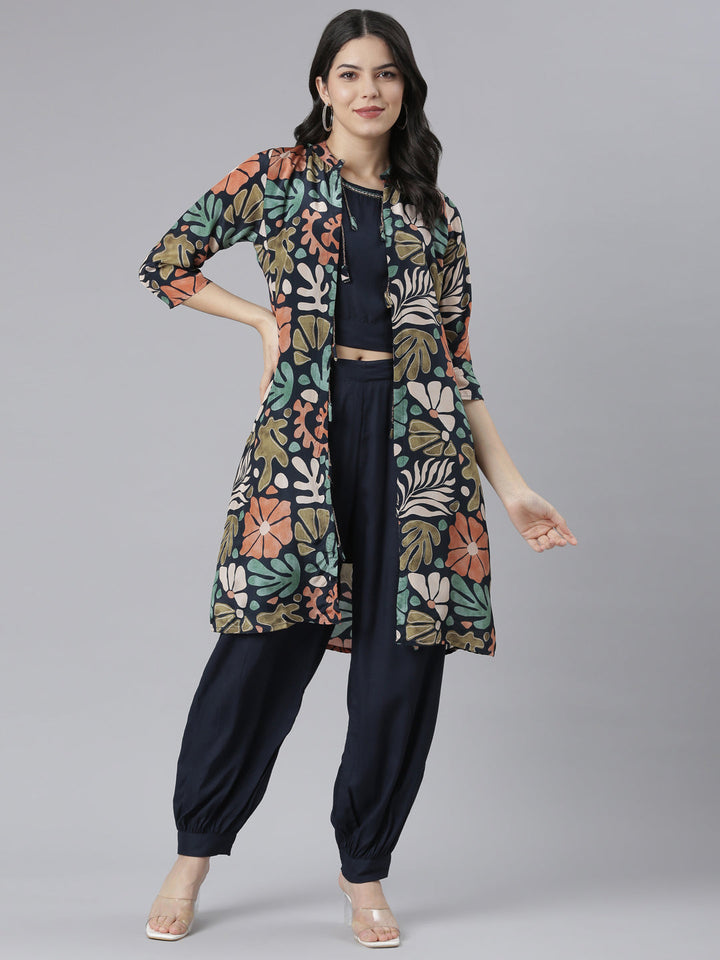 Neerus Blue crepe printed co-ord set with jacket - detail view 2