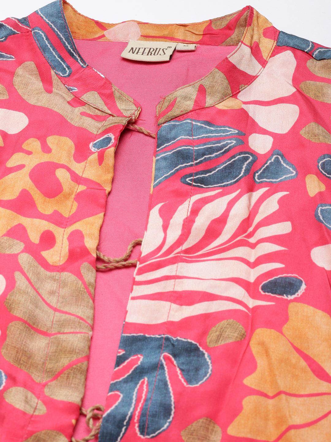Neerus Pink crepe printed co-ord set with jacket - detail view 4