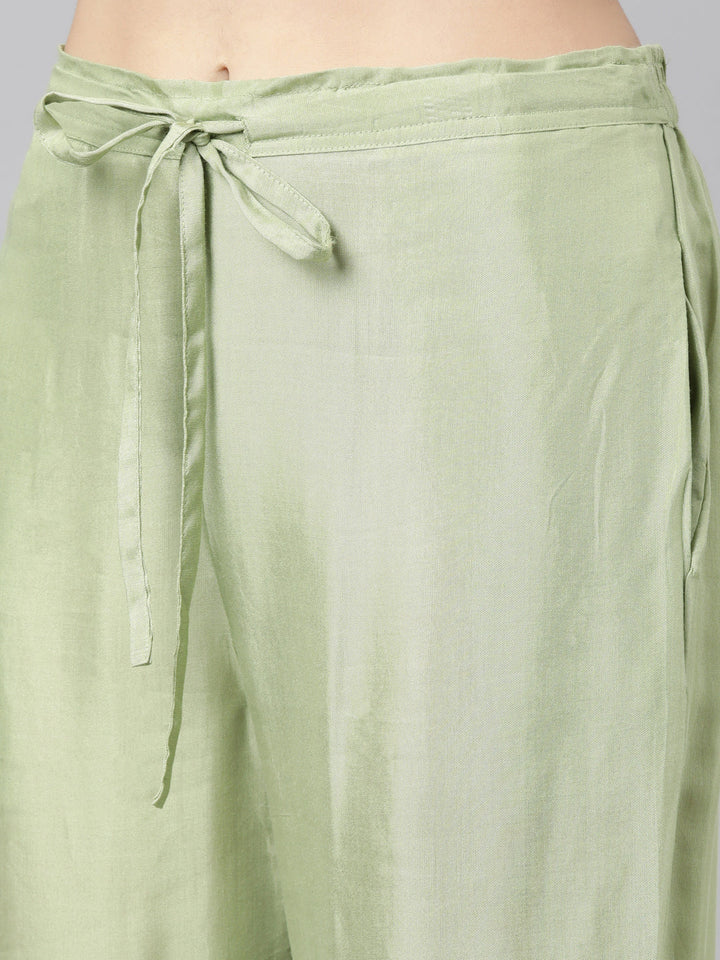 Neerus Green printed floral straight suit set - detail view 3