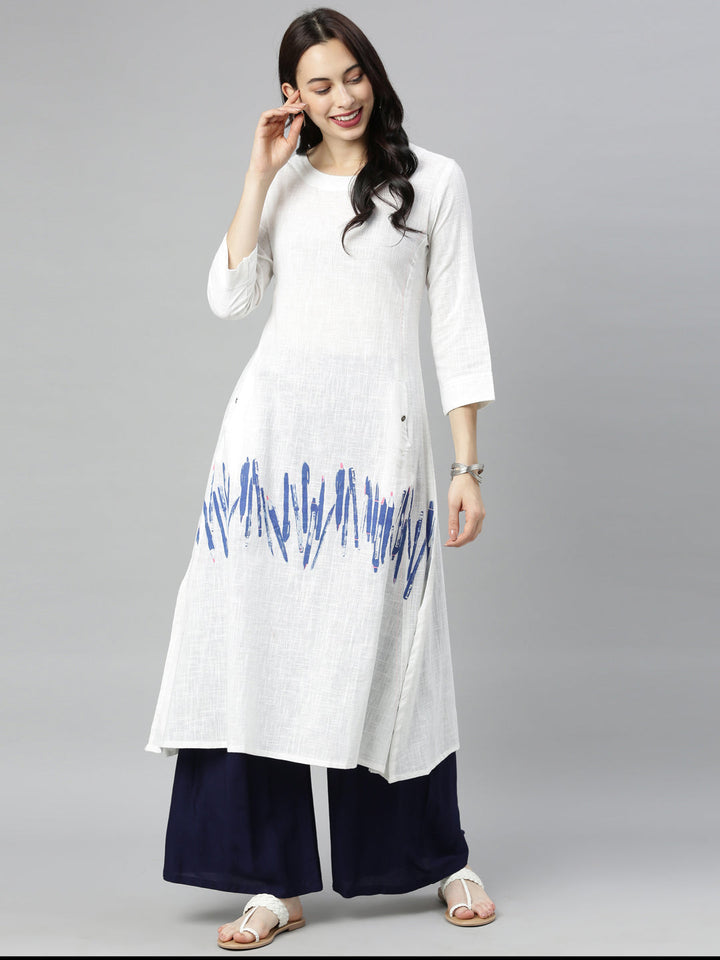 Neerus White printed A-line kurta - detail view 2