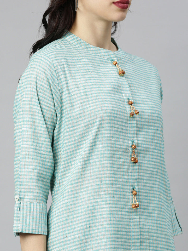 Neerus Green cotton solid kurti - side view