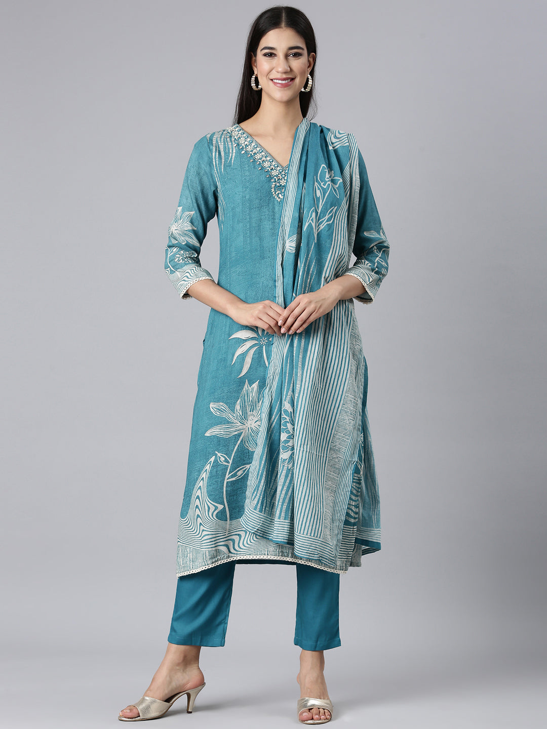 Neerus Green Viscose Rayon Printed Suit Set - front view
