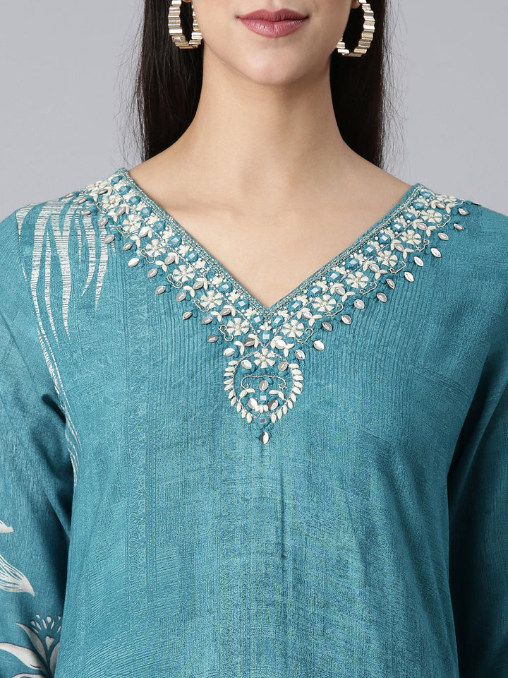Neerus Green Viscose Rayon Printed Suit Set - detail view 1