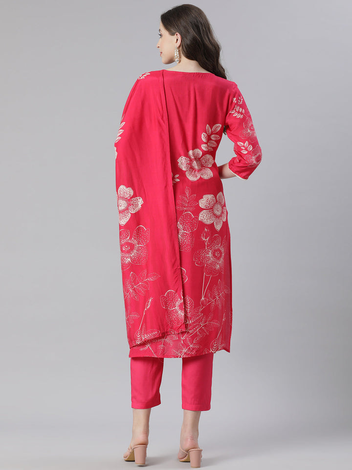 Neerus Red cotton printed suit set - detail view 1