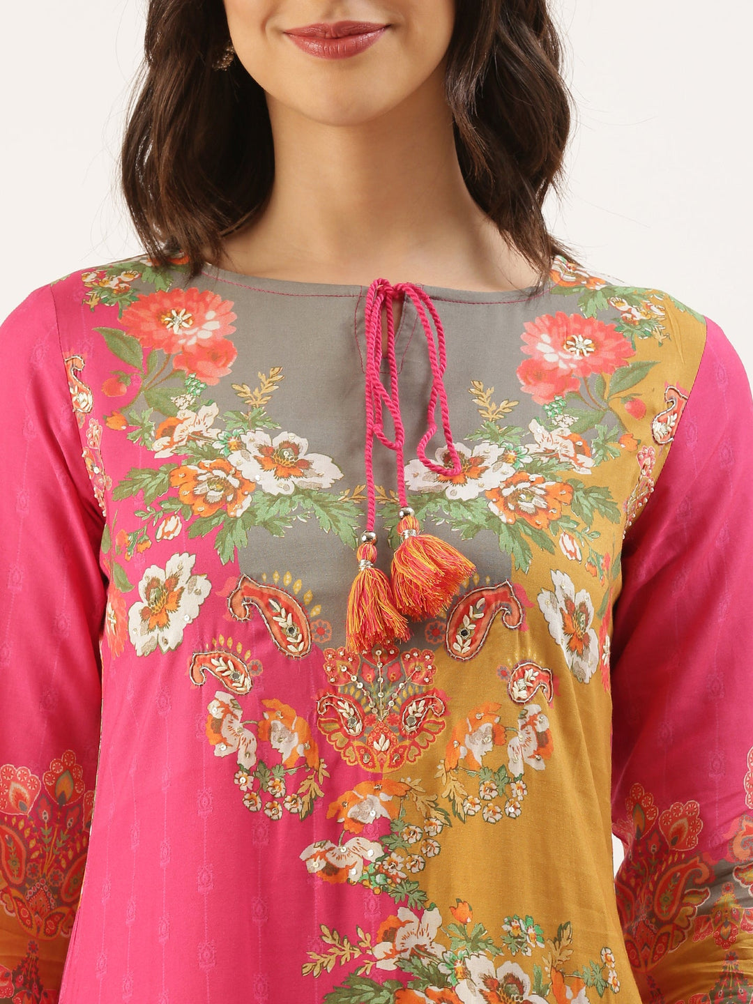 Neerus Pink muslin printed suit set - detail view 2