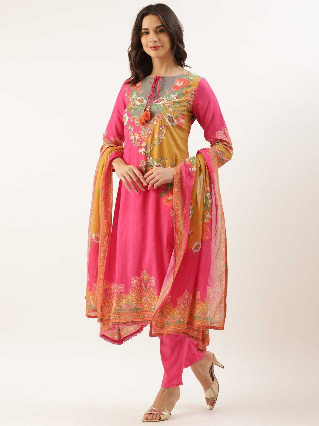 Neerus Pink muslin printed suit set - front view