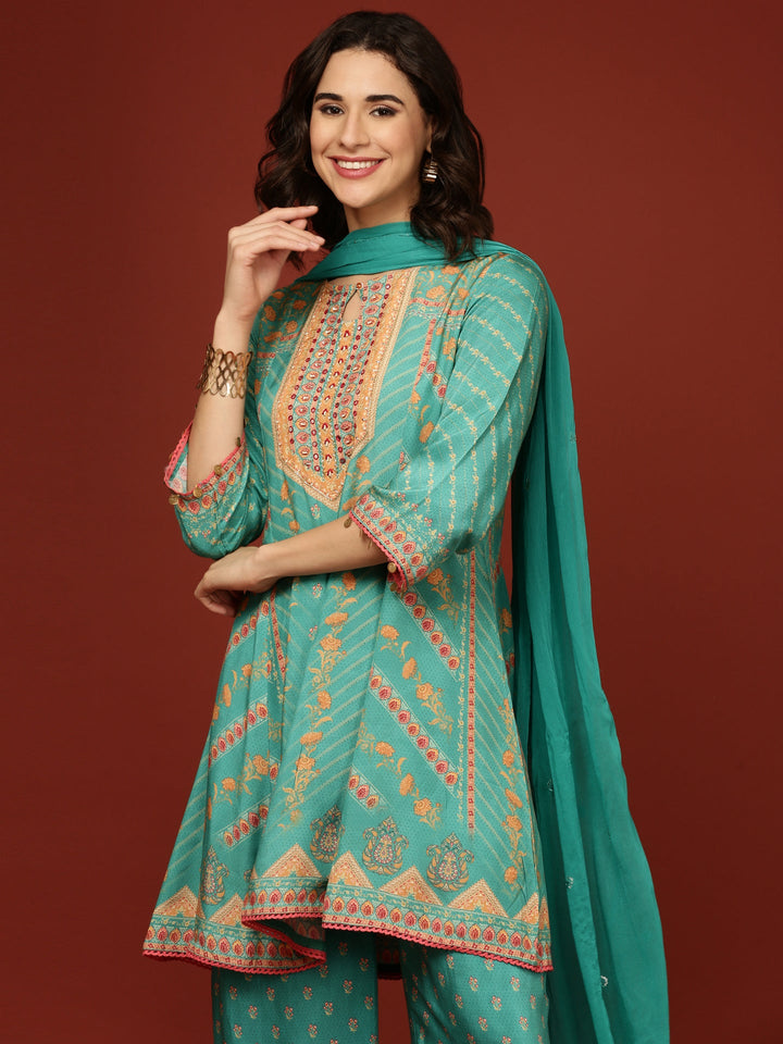 Neerus Green crepe printed suit set - back view