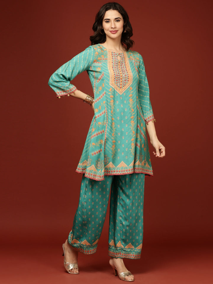 Neerus Green crepe printed suit set - front view