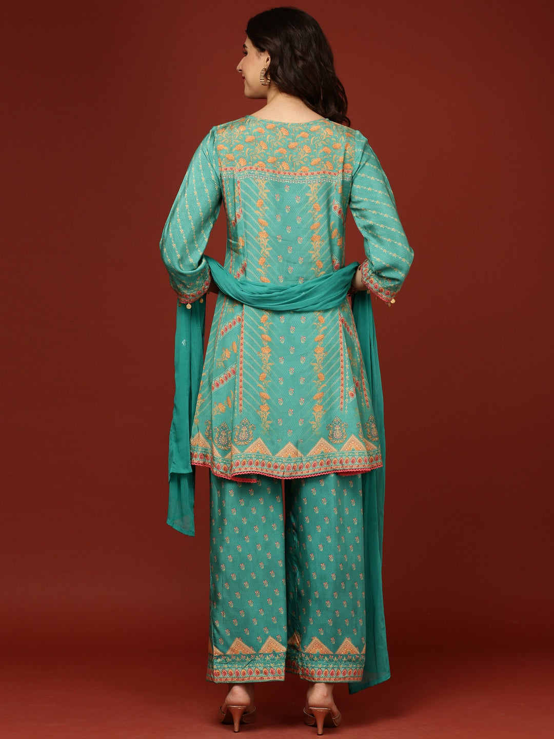 Neerus Green crepe printed suit set - side view