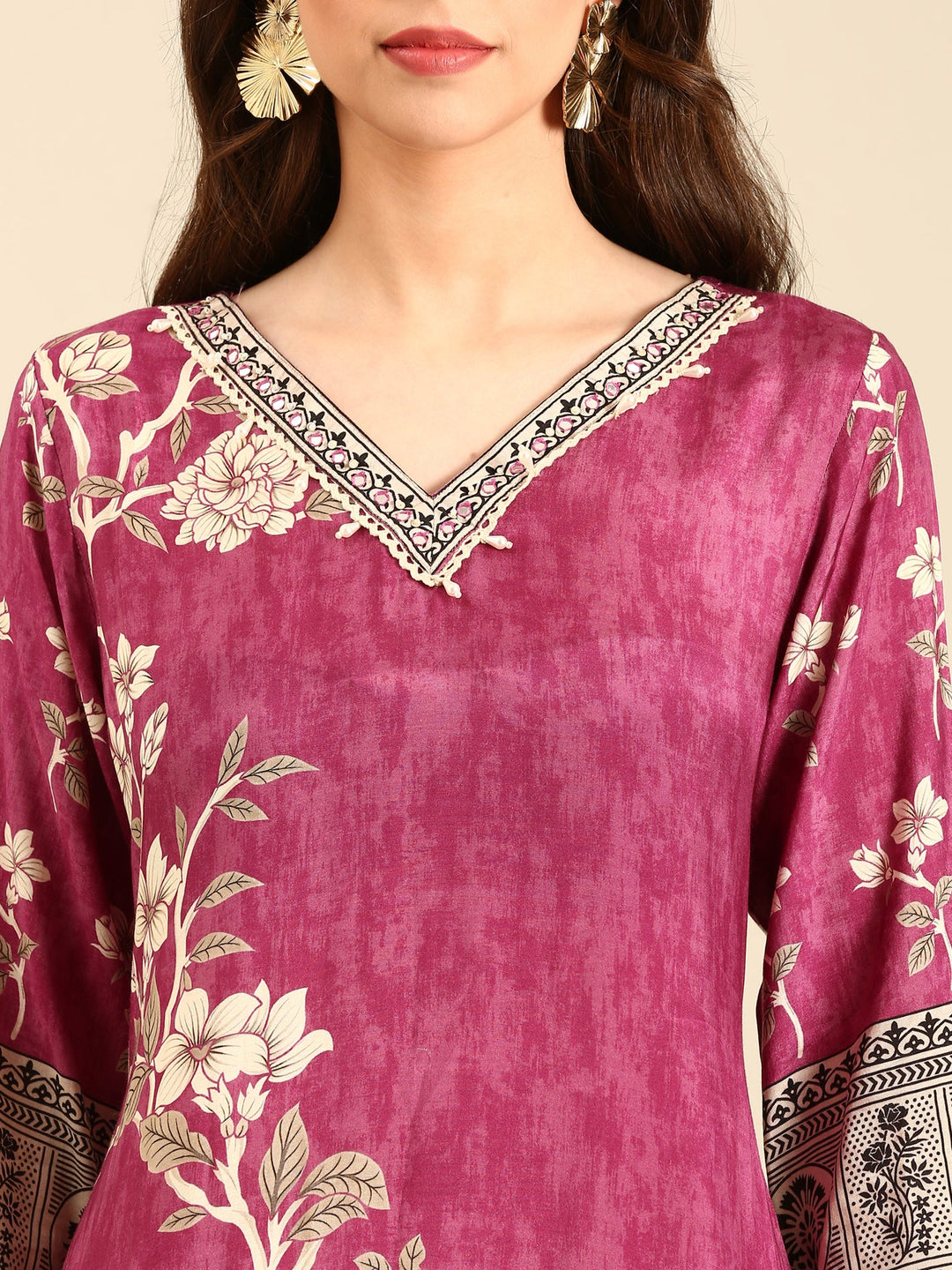 Neerus Pink muslin mirror work suit set - detail view 1