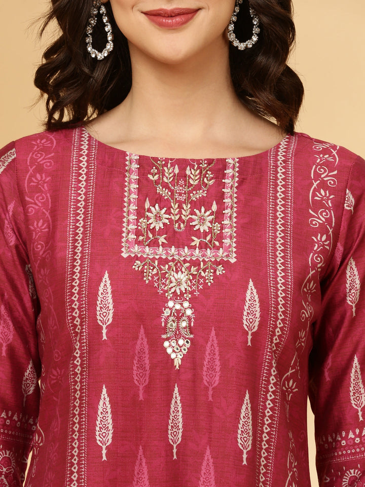Neerus Maroon modal printed suit set - detail view 2