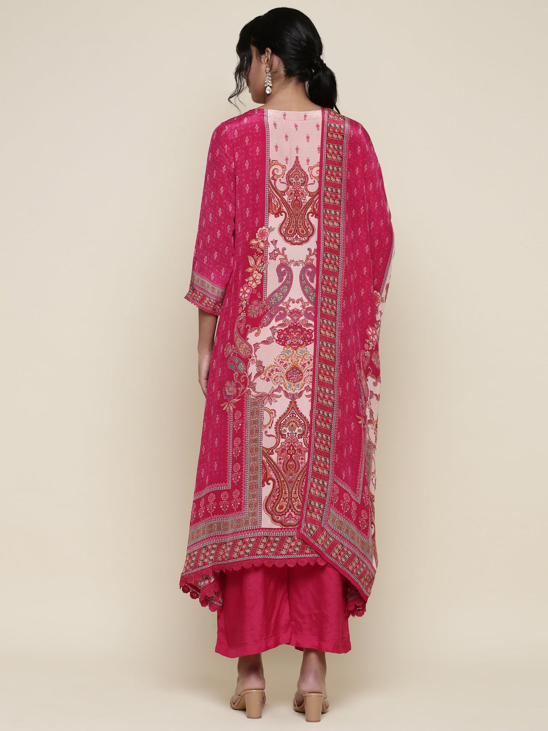 Neerus Pink crepe digital printed suit set - side view