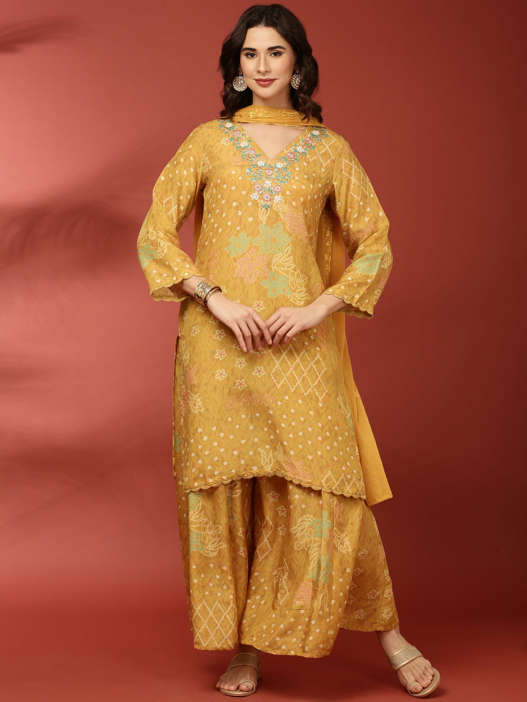 Neerus Yellow crepe printed suit set - back view