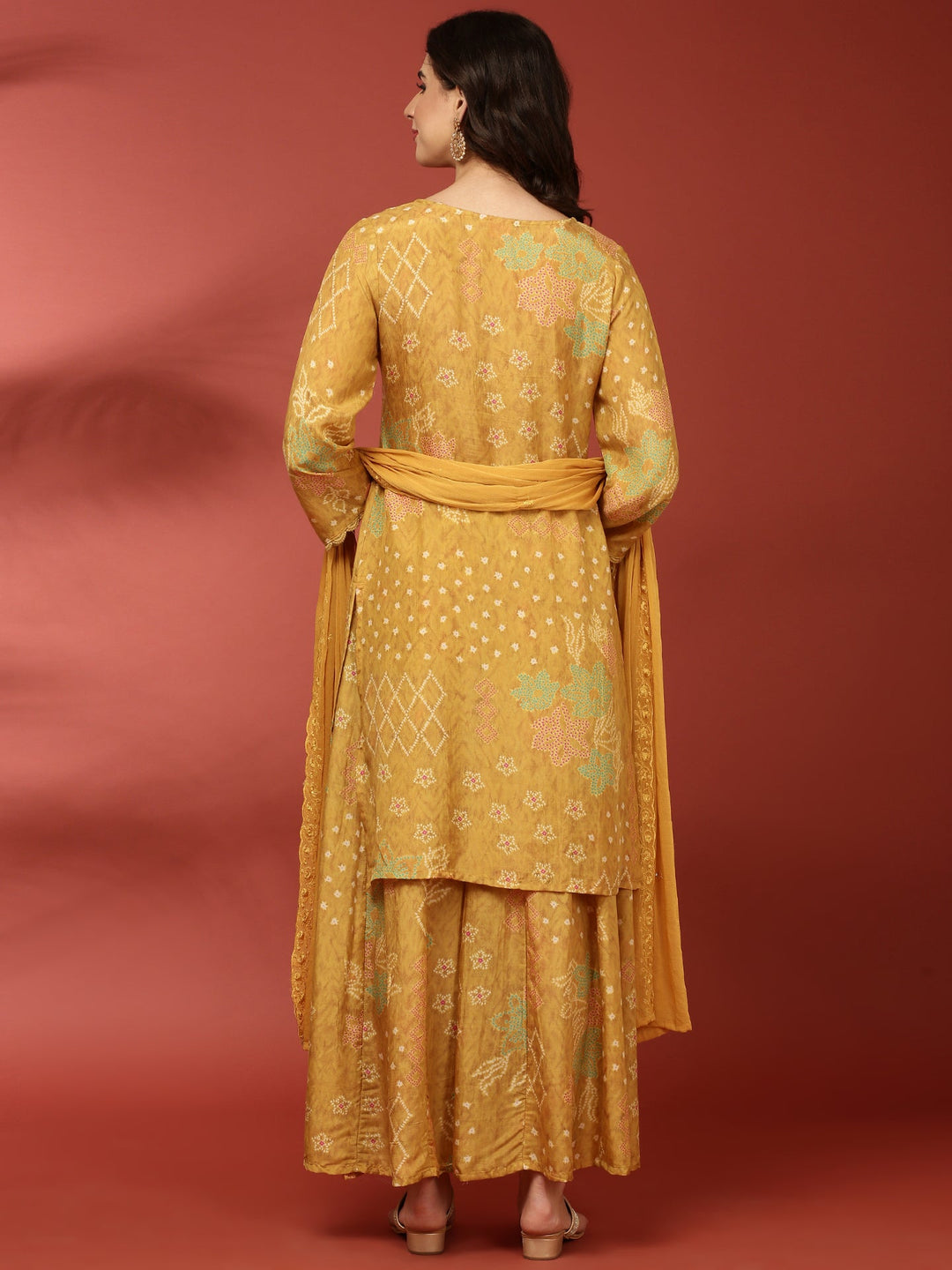 Neerus Yellow crepe printed suit set - detail view 1