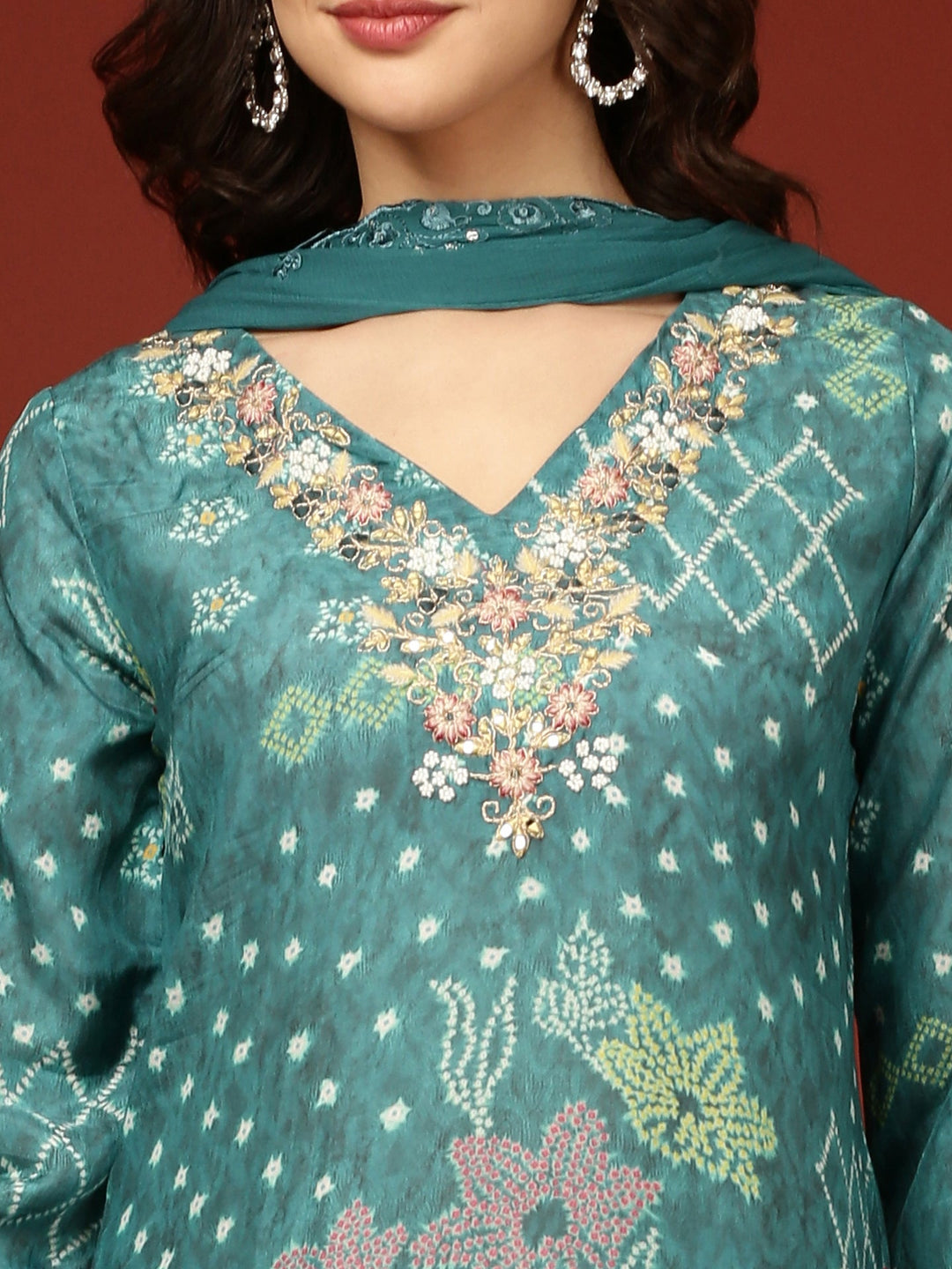 Neerus Green crepe printed suit set - side view