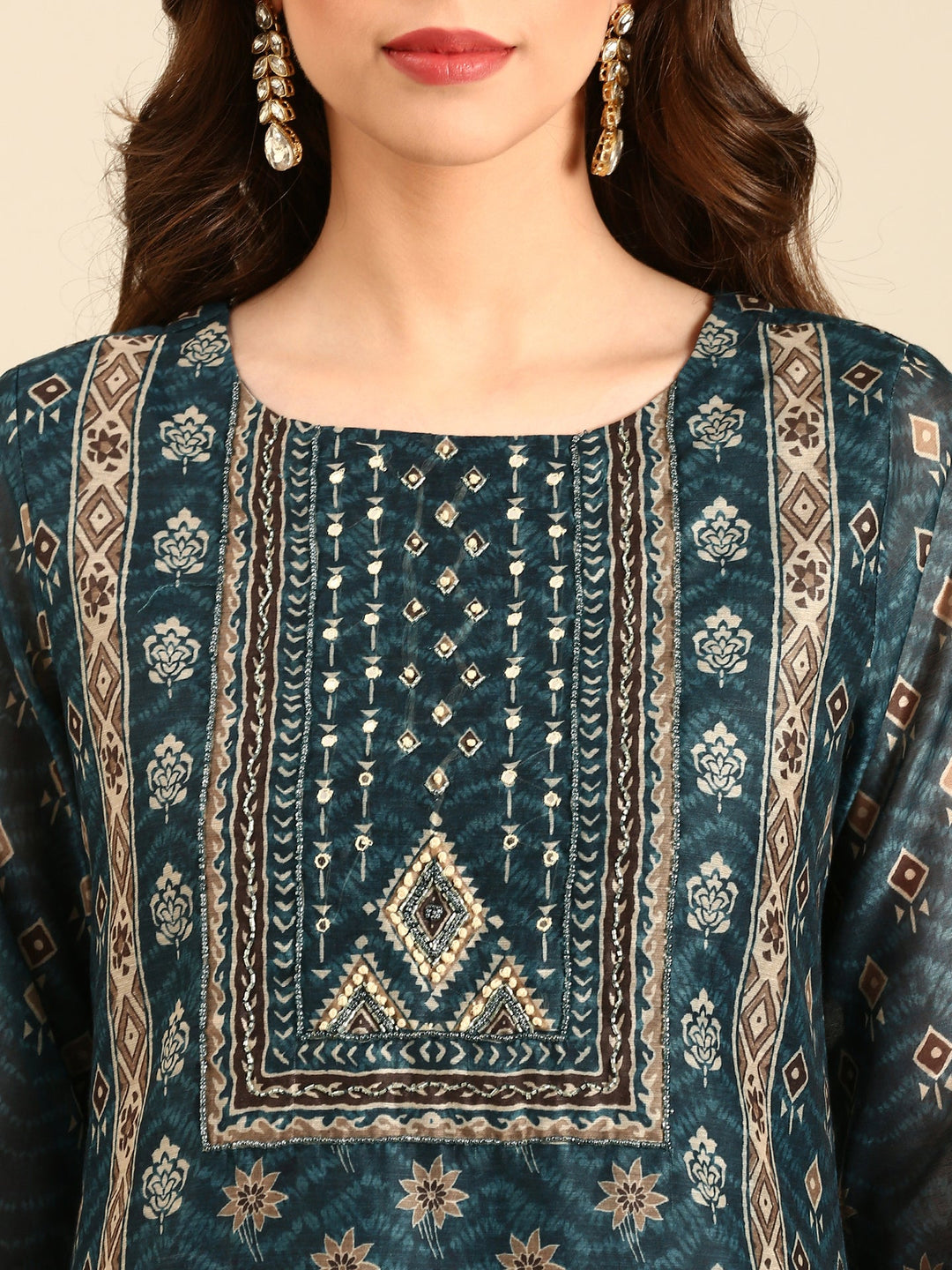 Neerus Green organza printed suit set - detail view 1
