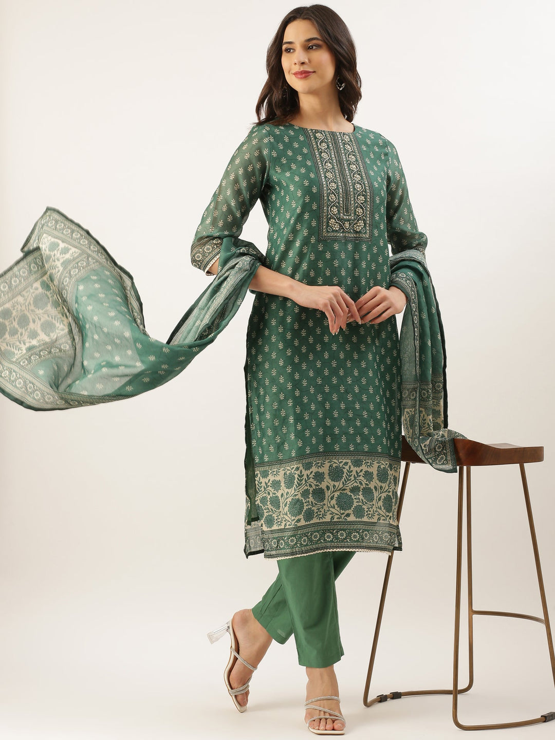 Neerus Green organza printed suit set - detail view 4