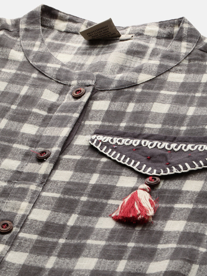Neerus Grey cotton checked straight kurta - back view