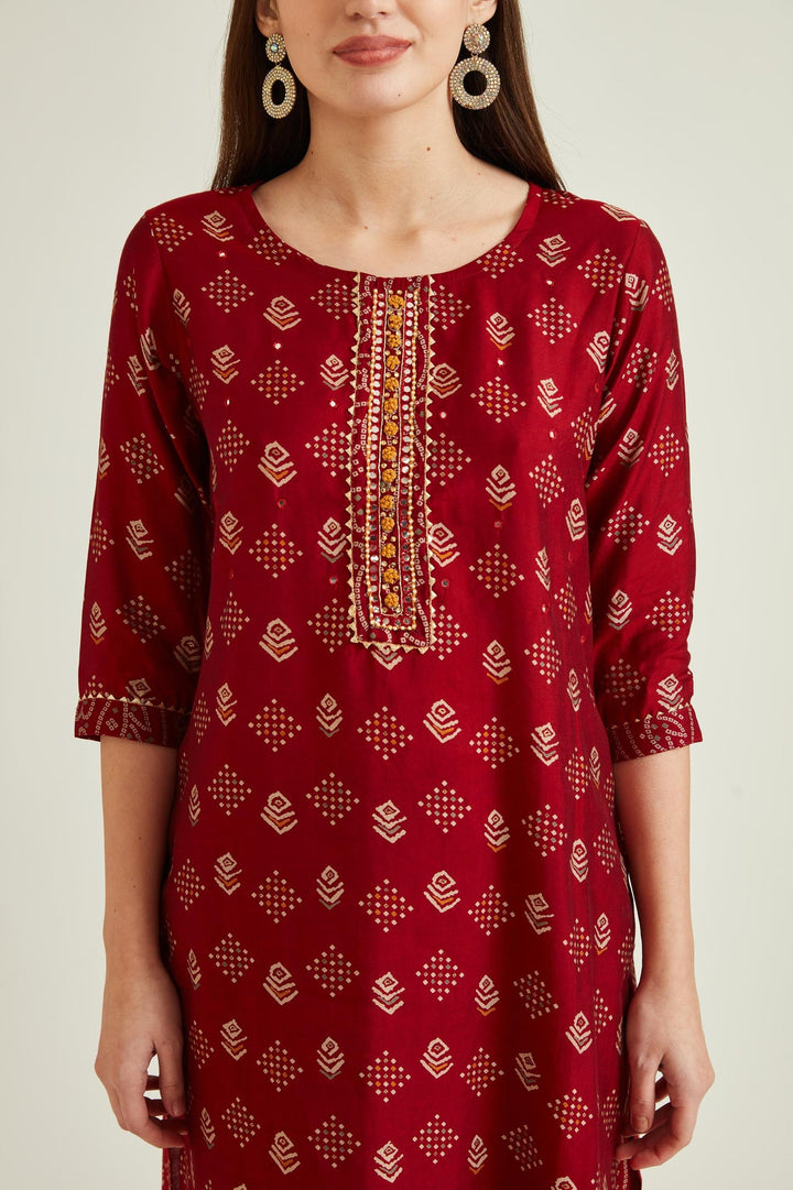 Neerus Maroon muslin mirror work kurta set - detail view 2