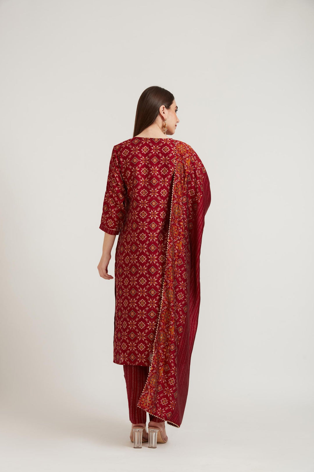 Neerus Maroon muslin printed suit set - detail view 3