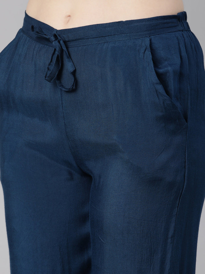 Neerus Blue printed straight suit set - detail view 3
