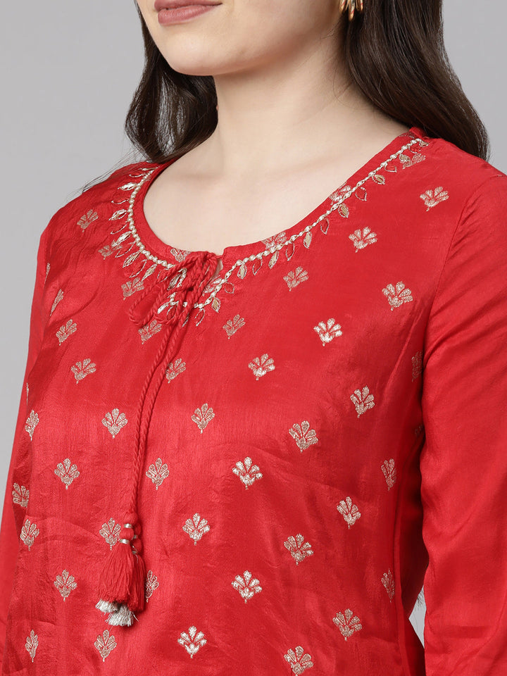 Neerus Red printed kurta set with trousers and dupatta - detail view 2