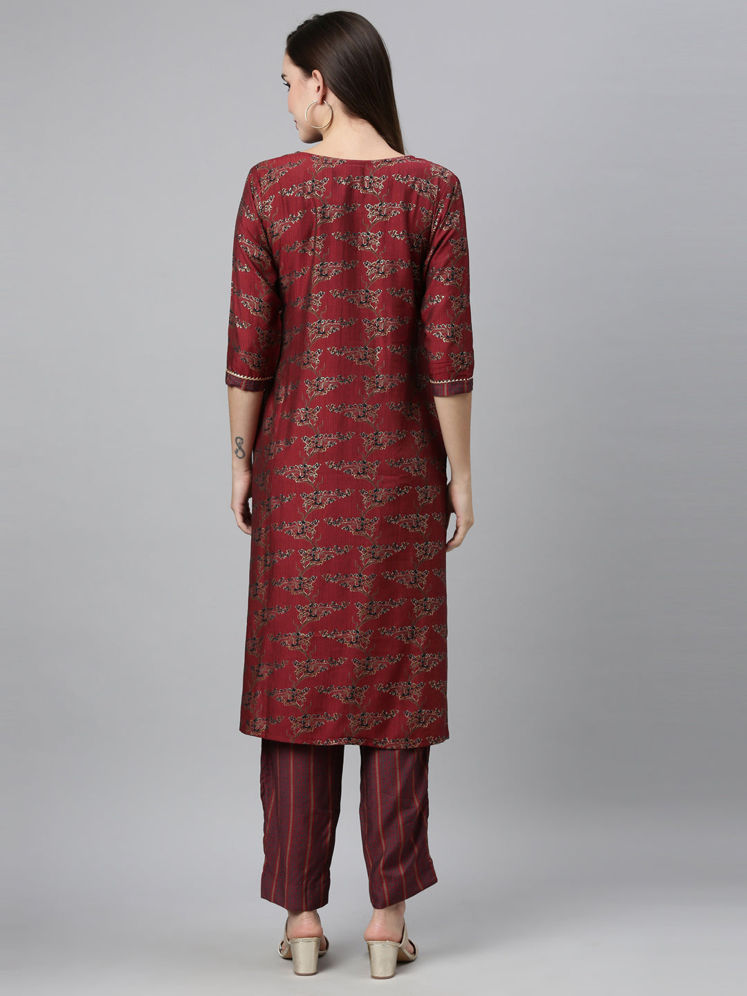 Neerus Maroon Shantoon embellished kurta set - back view