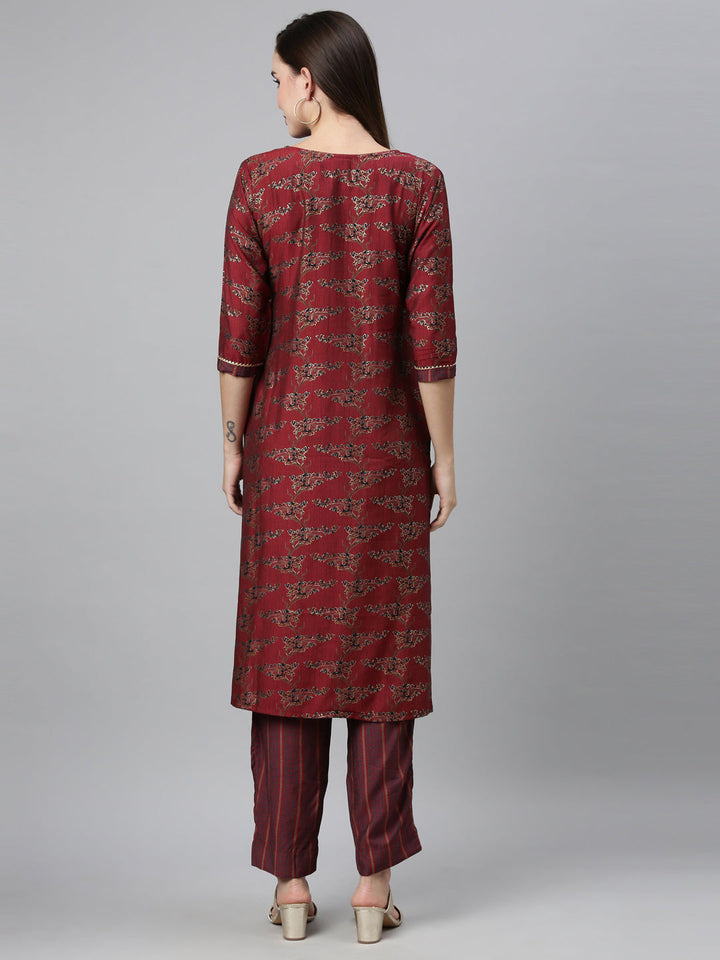 Neerus Maroon Shantoon embellished kurta set - back view