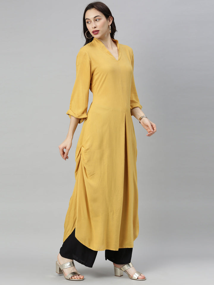 Neerus Yellow embroidered high-low kurta - detail view 4