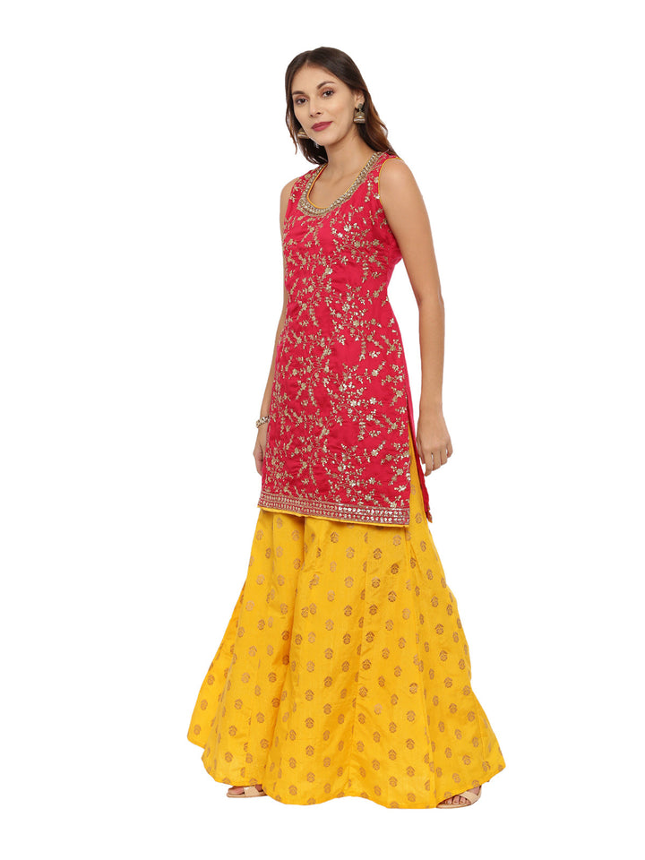 Neerus Red woven zari kurta set with palazzo and dupatta - detail view 2