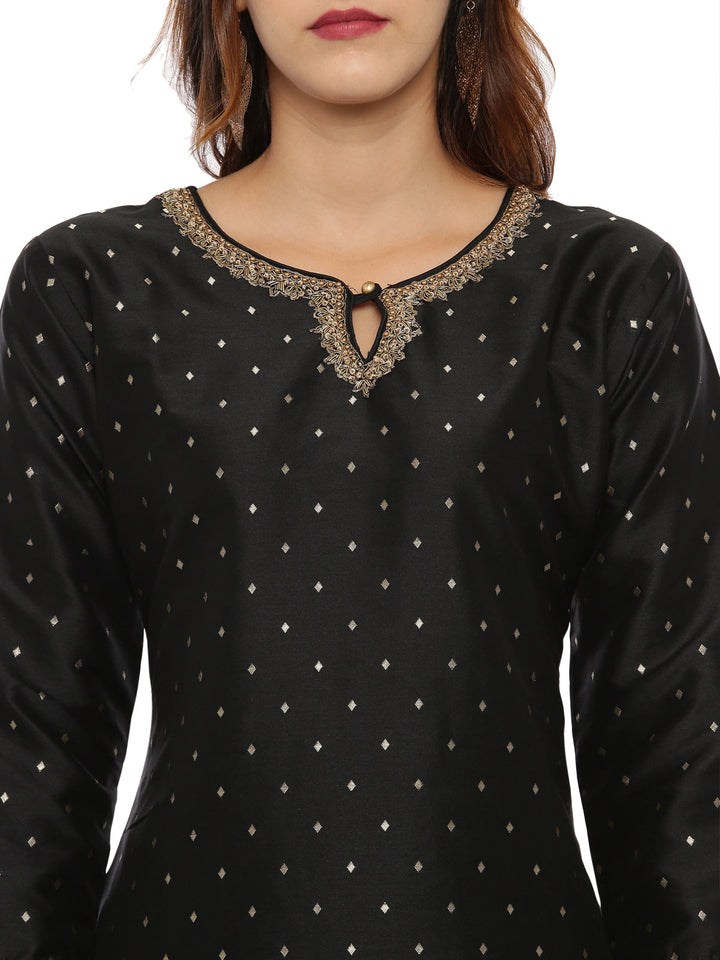 Neerus Black cotton woven kurta set - back view