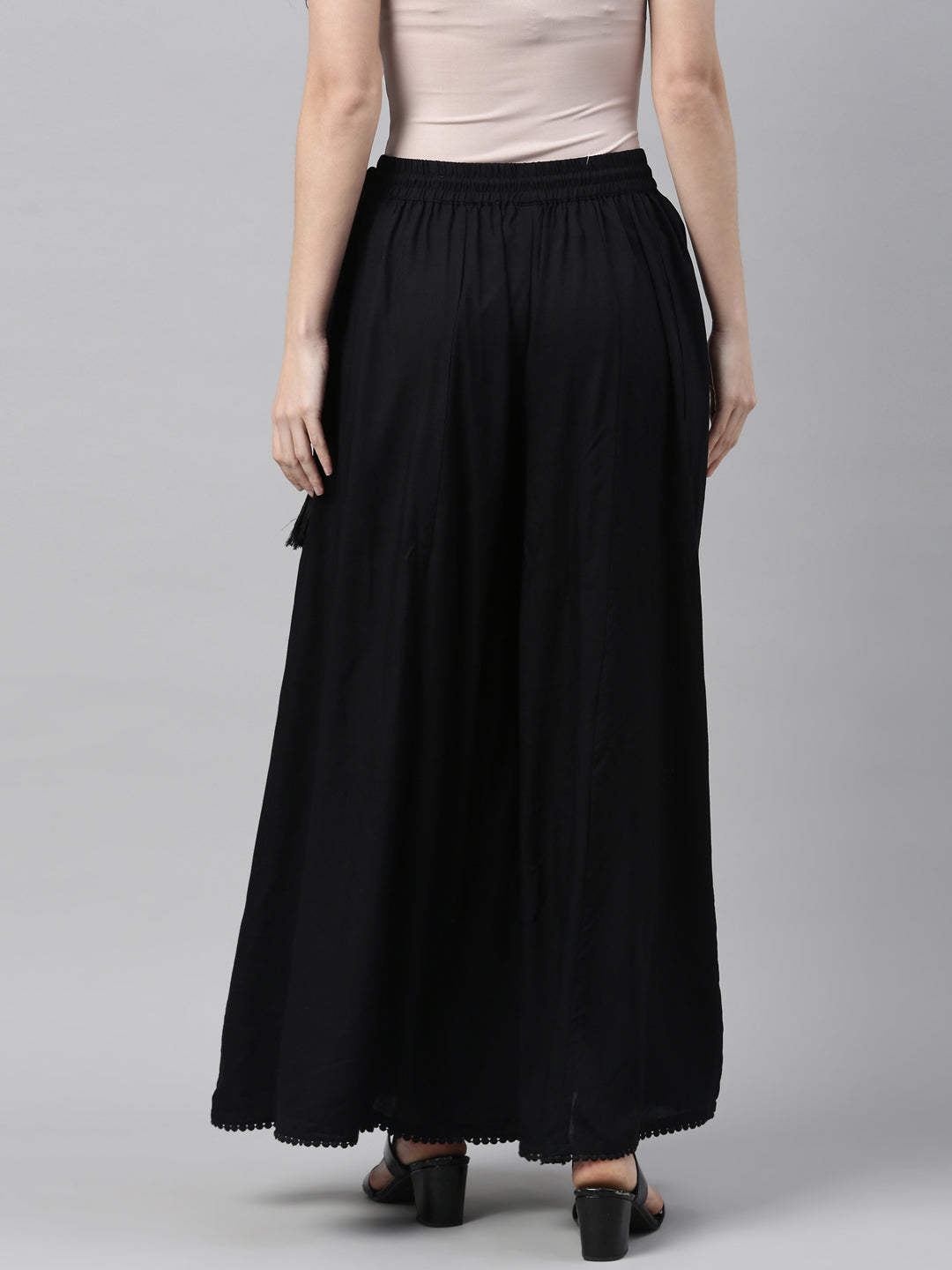 Neerus Black solid flared palazzo - detail view 2