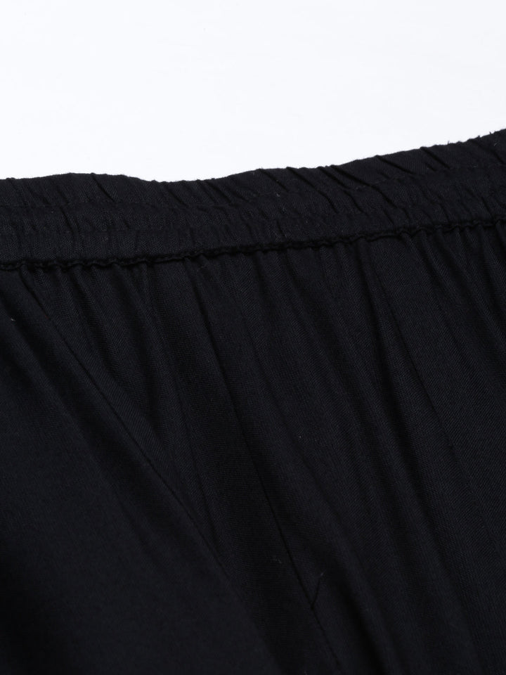 Neerus Black solid flared palazzo - detail view 3