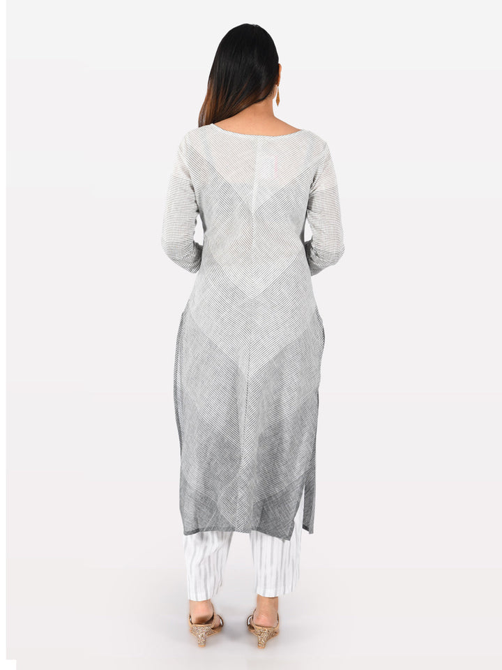 Neerus Grey cotton printed straight kurta - side view