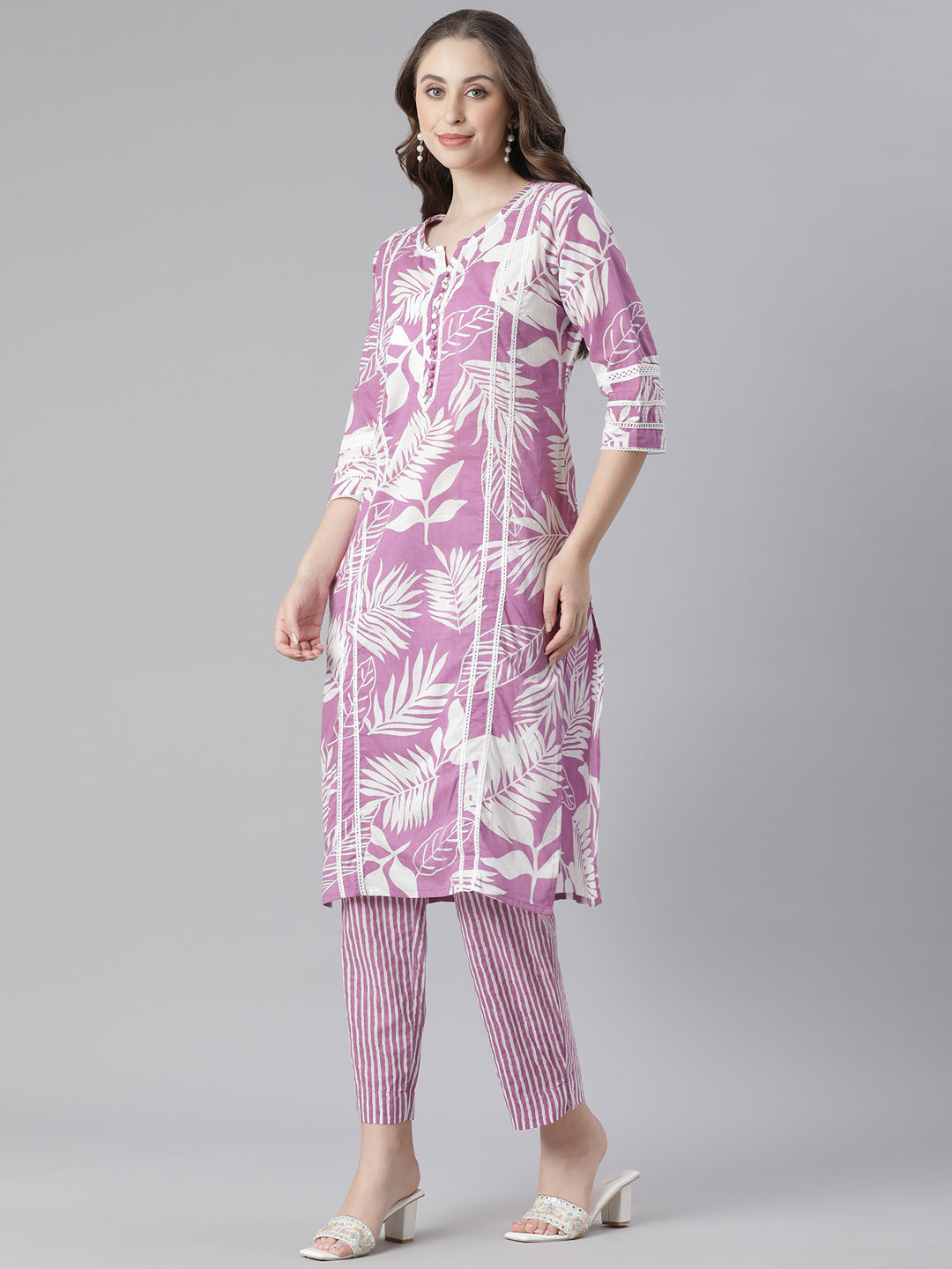 Neerus Purple cotton printed suit set - side view