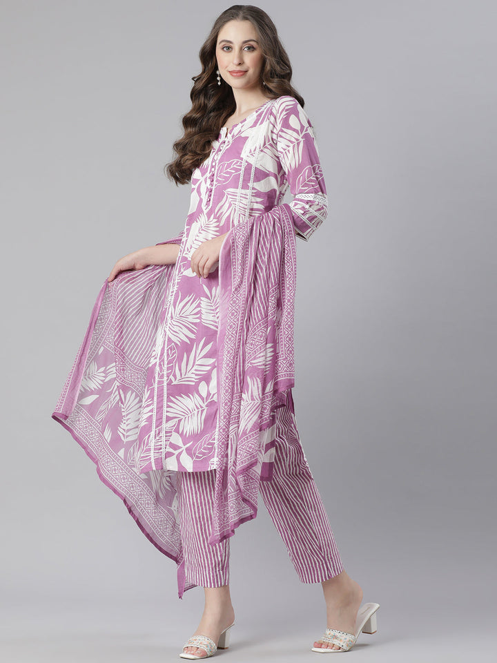 Neerus Purple cotton printed suit set - detail view 2