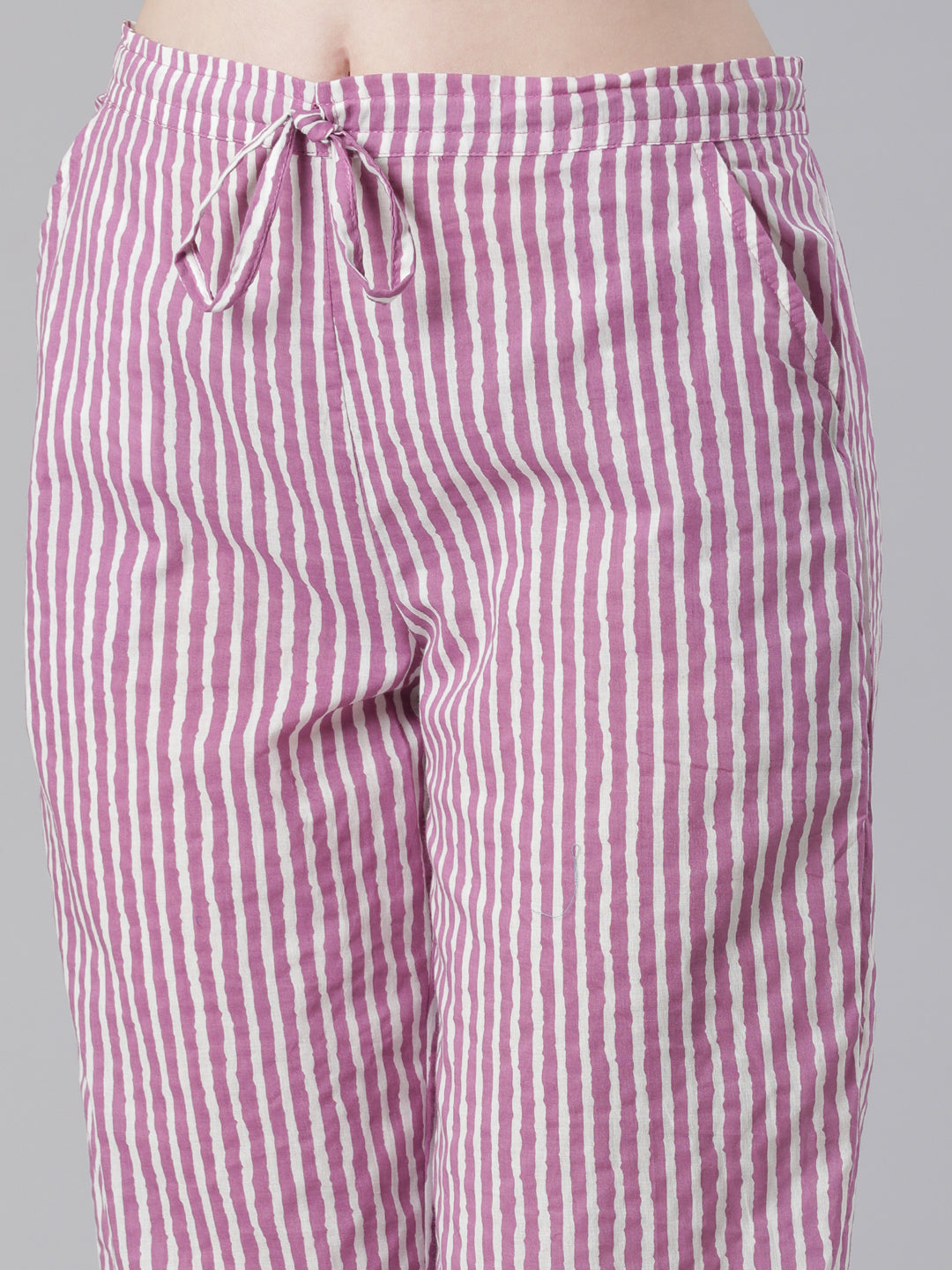 Neerus Purple cotton printed suit set - detail view 3