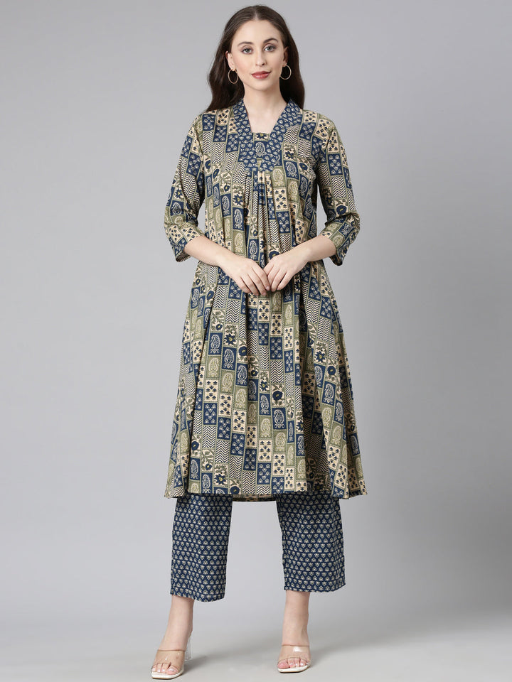 Neerus Green Printed Straight Kurta and Trousers