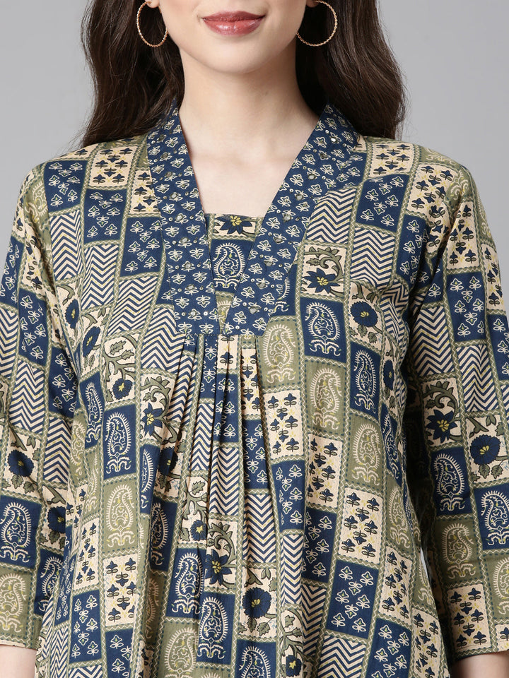Neerus Green Printed Straight Kurta and Trousers
