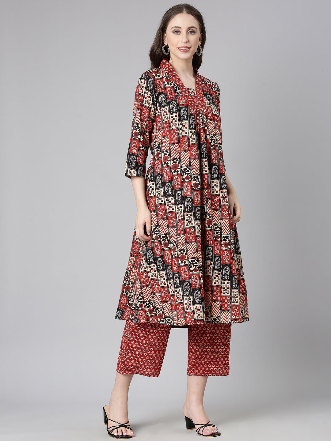 Neerus Orange cotton printed suit set - detail view 2