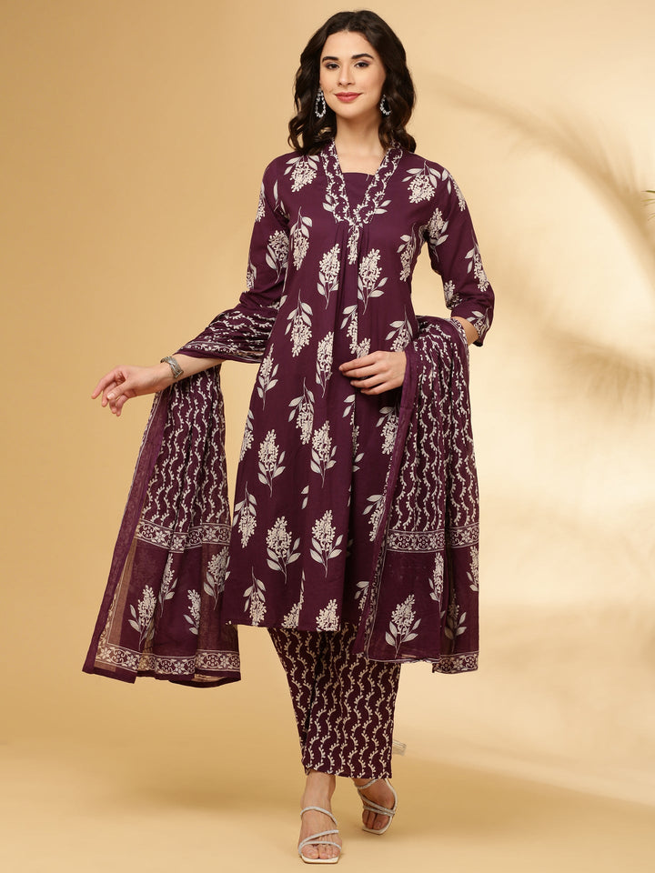 Neerus Purple cotton printed suit set - back view