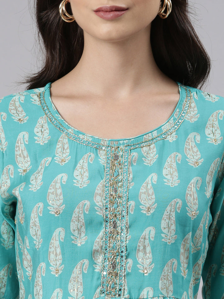 Neerus Green Jute Cotton Embellished Kurta Set - detail view 1