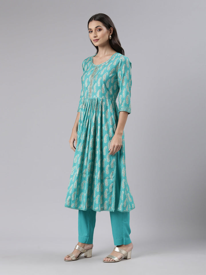 Neerus Green Jute Cotton Embellished Kurta Set - back view