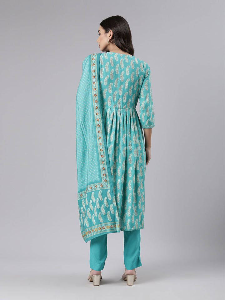 Neerus Green Jute Cotton Embellished Kurta Set - side view