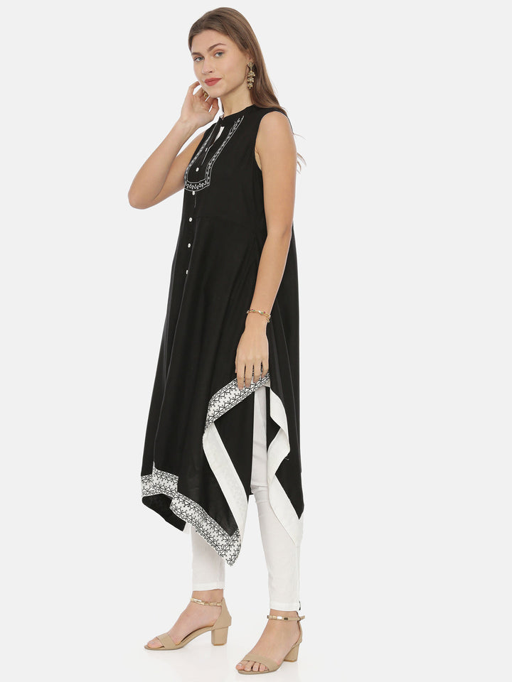 Neerus Black muslin straight kurti - side view