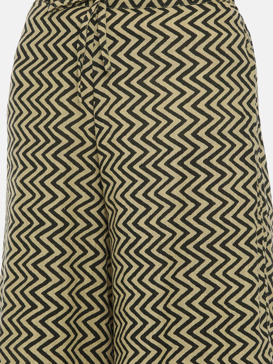Neerus Green cotton embroidered A-line kurta - detail view 4