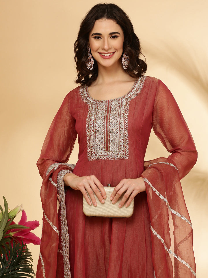 Gajari Tissue Three Piece Set