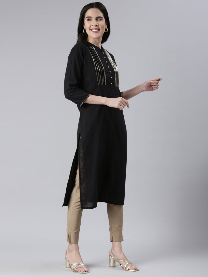 Neerus Black cotton solid straight kurta - back view